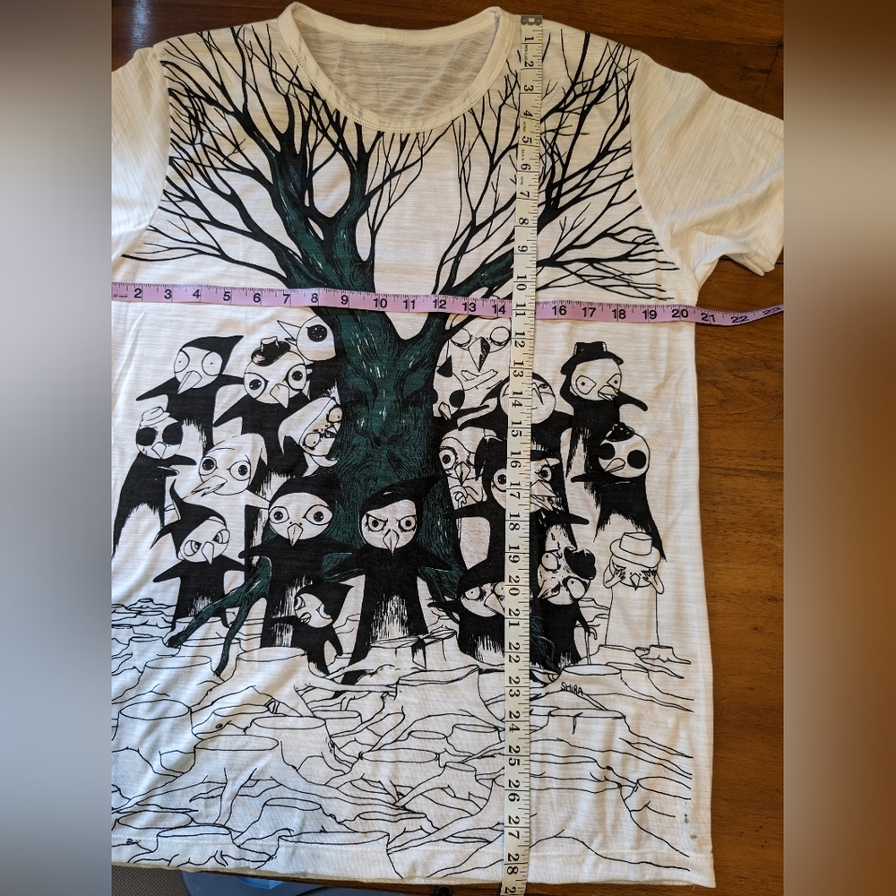 Men's T-shirt. Medium size. Artist Shira creation.